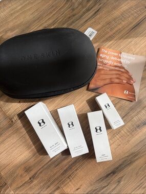 OneSkin travel/discovery set